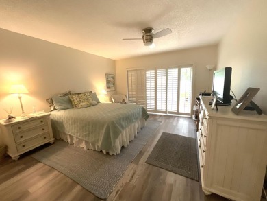 Stunning well-maintained 2 bedroom plus office/bedroom 0n large on Hunters Run Golf and Country Club in Florida - for sale on GolfHomes.com, golf home, golf lot