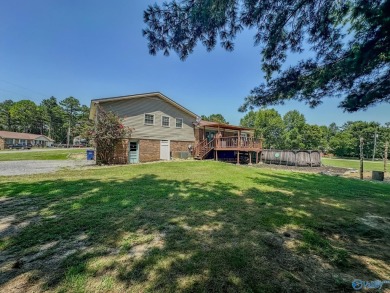 This spacious 3 bedroom, 2 bath family home is nestled on a 1 on Brookside Golf Course in Alabama - for sale on GolfHomes.com, golf home, golf lot