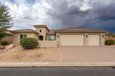 Welcome to this beautiful single-level home in Sun River, a 55+ on Sunriver Golf Club in Utah - for sale on GolfHomes.com, golf home, golf lot