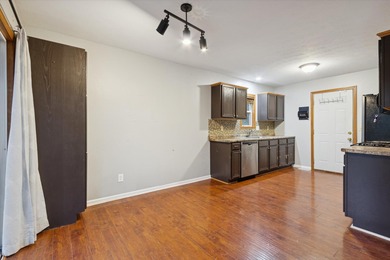 Welcome to your new home! This spacious three-bedroom on Westlake Village in Illinois - for sale on GolfHomes.com, golf home, golf lot