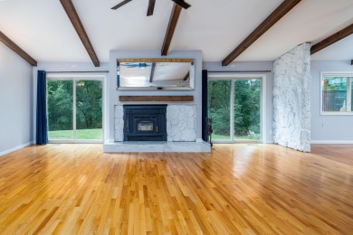 *MOVE-IN READY*Welcome to this stunning 3-bedroom, 2-bathroom on Lakes of the Four Seasons Country Club in Indiana - for sale on GolfHomes.com, golf home, golf lot