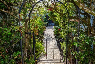 Welcome to Hobe Sound's hidden gem! Come enjoy UNLIMITED FREE on Eagle Wood Golf Course in Florida - for sale on GolfHomes.com, golf home, golf lot