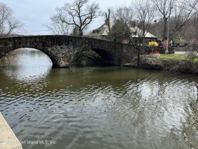 Discover this charming one-bedroom, one-bath apartment featuring on Silver Lake Golf Course in New York - for sale on GolfHomes.com, golf home, golf lot