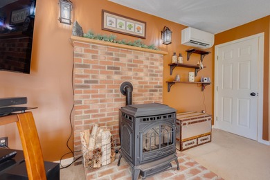 This 2-bedroom townhouse offers the perfect blend of comfort and on White Mountain Country Club in New Hampshire - for sale on GolfHomes.com, golf home, golf lot