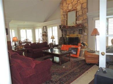UNBELIEVABLE POTENTIAL IN THIS GREAT GOLF COURSE HOME!!  ALL the on Abilene Country Club - South Course in Texas - for sale on GolfHomes.com, golf home, golf lot