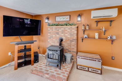 This 2-bedroom townhouse offers the perfect blend of comfort and on White Mountain Country Club in New Hampshire - for sale on GolfHomes.com, golf home, golf lot