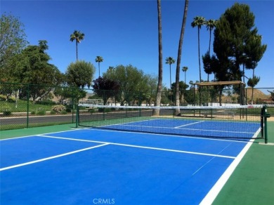 Seller is motivated, and to show it, the seller has done a on Hemet West Mobile Estates in California - for sale on GolfHomes.com, golf home, golf lot