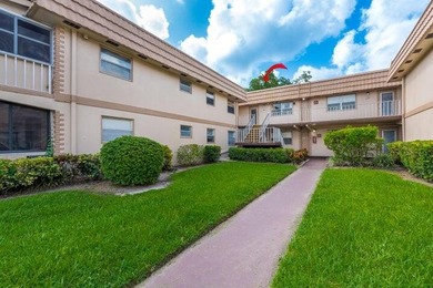 Clean and bright 2nd-floor corner unit. Updated baths, tiled on Kings Point Golf - Executive in Florida - for sale on GolfHomes.com, golf home, golf lot