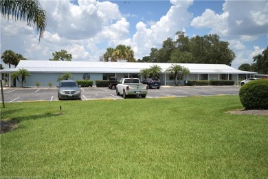 This 3 Bedroom, 2 Bath home is located in much desired Golf on Golf Hammock Country Club in Florida - for sale on GolfHomes.com, golf home, golf lot