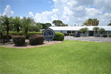 This 3 Bedroom, 2 Bath home is located in much desired Golf on Golf Hammock Country Club in Florida - for sale on GolfHomes.com, golf home, golf lot
