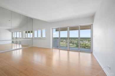Fantastic unit for a great price. End unit with both golf course on Pensacola Country Club in Florida - for sale on GolfHomes.com, golf home, golf lot
