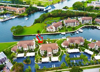 Luxurious Move-in Ready, Updated Waterfront Condo in Harbor on North Palm Beach Country Club in Florida - for sale on GolfHomes.com, golf home, golf lot