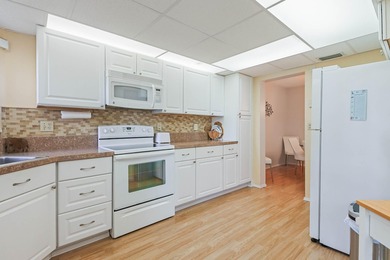 EASY TO MOVE-IN & LOVE! THIS CONVENIENTLY LOCATED FURNISHED on Poinciana Golf Club in Florida - for sale on GolfHomes.com, golf home, golf lot