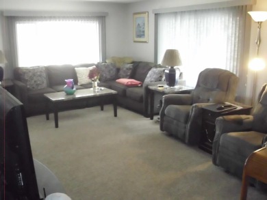 This 1973 140 sq ft. Manufactured home is a 2-bedroom 2 bath on The Club At Shenandoah Springs in California - for sale on GolfHomes.com, golf home, golf lot