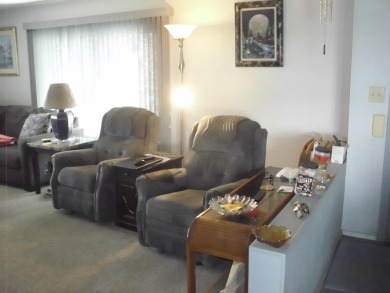 This 1973 140 sq ft. Manufactured home is a 2-bedroom 2 bath on The Club At Shenandoah Springs in California - for sale on GolfHomes.com, golf home, golf lot