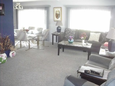 This 1973 140 sq ft. Manufactured home is a 2-bedroom 2 bath on The Club At Shenandoah Springs in California - for sale on GolfHomes.com, golf home, golf lot