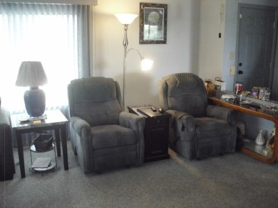 This 1973 140 sq ft. Manufactured home is a 2-bedroom 2 bath on The Club At Shenandoah Springs in California - for sale on GolfHomes.com, golf home, golf lot