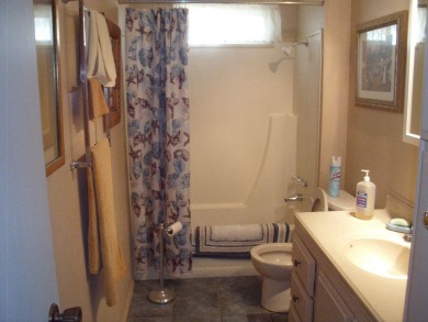 This 1973 140 sq ft. Manufactured home is a 2-bedroom 2 bath on The Club At Shenandoah Springs in California - for sale on GolfHomes.com, golf home, golf lot