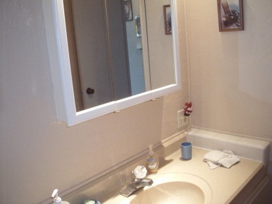 This 1973 140 sq ft. Manufactured home is a 2-bedroom 2 bath on The Club At Shenandoah Springs in California - for sale on GolfHomes.com, golf home, golf lot