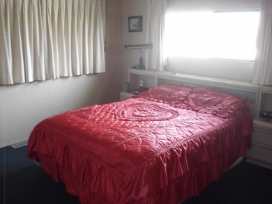 This 1973 140 sq ft. Manufactured home is a 2-bedroom 2 bath on The Club At Shenandoah Springs in California - for sale on GolfHomes.com, golf home, golf lot