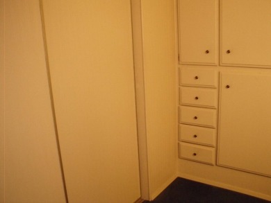 This 1973 140 sq ft. Manufactured home is a 2-bedroom 2 bath on The Club At Shenandoah Springs in California - for sale on GolfHomes.com, golf home, golf lot