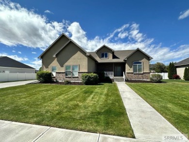 This wonderful Fairway Estates property offers an abundance of on Sage Lakes Municipal Golf Course in Idaho - for sale on GolfHomes.com, golf home, golf lot