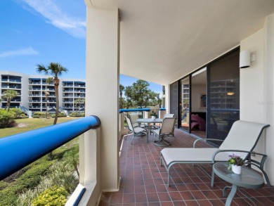 Under contract-accepting backup offers. Experience refined on Longboat Key Golf Club Resort in Florida - for sale on GolfHomes.com, golf home, golf lot