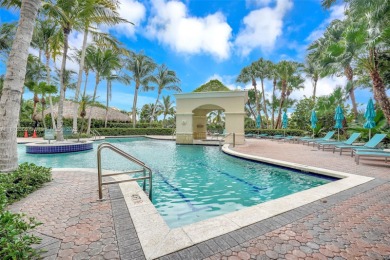 Spacious 2 bed / 2 bath condo in the heart of Aventura! Bright on Turnberry Isle Resort and Club in Florida - for sale on GolfHomes.com, golf home, golf lot