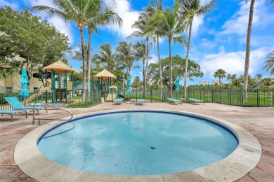 Spacious 2 bed / 2 bath condo in the heart of Aventura! Bright on Turnberry Isle Resort and Club in Florida - for sale on GolfHomes.com, golf home, golf lot