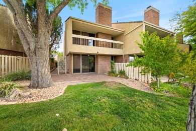 ***Townhome on the Fairway*** Who needs a backyard when you've on Bloomington Country Club in Utah - for sale on GolfHomes.com, golf home, golf lot