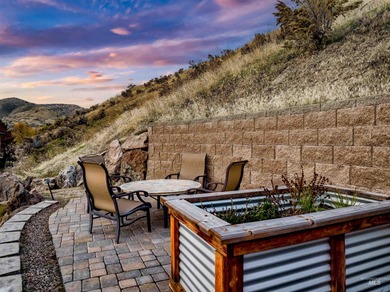 SELLER IS OFFERING $10,000 TOWARD CLOSING COSTS/RATE BUY-DOWN!! on Quail Hollow Golf Club in Idaho - for sale on GolfHomes.com, golf home, golf lot