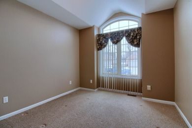 MLS# 50165678|Look at this 2/3Bed 3 Bath 1 1/2 Story Condo on Beacon Hill Golf Club in Michigan - for sale on GolfHomes.com, golf home, golf lot