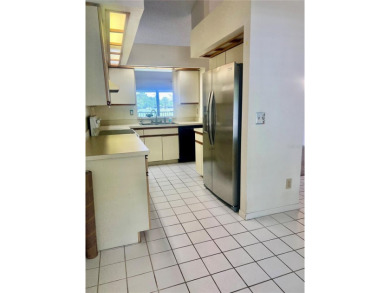 $10,000 PRICE ADJUSTMENT on This charming 2-bedroom, 2-bath on Lansbrook Golf Club in Florida - for sale on GolfHomes.com, golf home, golf lot