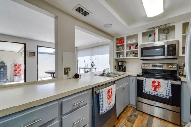 Charming 3-bedroom, 2-bath home with 1,464 sq ft of living space on Beacon Woods Golf Club in Florida - for sale on GolfHomes.com, golf home, golf lot