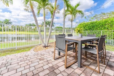 Unique Single Home with Lake View in Savanna, Weston

This on Weston Hills Country Club in Florida - for sale on GolfHomes.com, golf home, golf lot