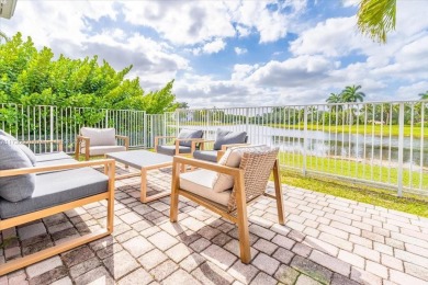 Unique Single Home with Lake View in Savanna, Weston

This on Weston Hills Country Club in Florida - for sale on GolfHomes.com, golf home, golf lot
