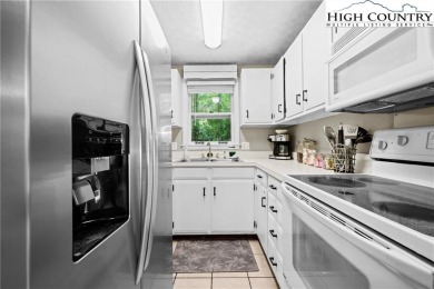 Creekside 3BR/3BA Retreat - 5 Minutes to Beech Mountain Ski on Beech Mountain Club in North Carolina - for sale on GolfHomes.com, golf home, golf lot