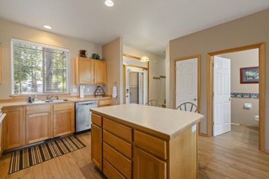 Check out this clean and turn key Running Y Townhome! on Running Y Ranch Resort in Oregon - for sale on GolfHomes.com, golf home, golf lot