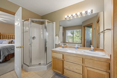 Check out this clean and turn key Running Y Townhome! on Running Y Ranch Resort in Oregon - for sale on GolfHomes.com, golf home, golf lot