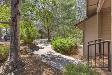 Check out this clean and turn key Running Y Townhome! on Running Y Ranch Resort in Oregon - for sale on GolfHomes.com, golf home, golf lot