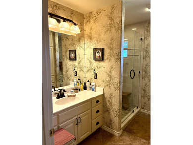 Quaint And Cozy 3 Bedroom 2 Bath Home. Vaulted Living Room on Hidden Falls Golf Club in Texas - for sale on GolfHomes.com, golf home, golf lot