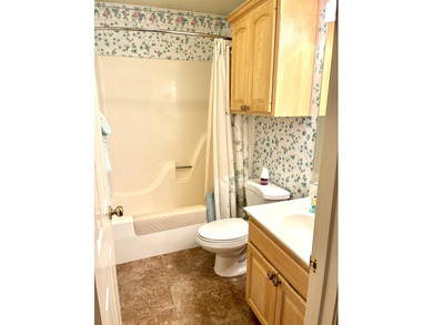 Quaint And Cozy 3 Bedroom 2 Bath Home. Vaulted Living Room on Hidden Falls Golf Club in Texas - for sale on GolfHomes.com, golf home, golf lot