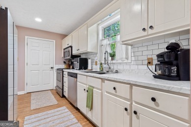 Welcome home to 11 Kingbird Ct-a beautifully updated 3 bed, 2 on Turtle Cove Golf Course in Georgia - for sale on GolfHomes.com, golf home, golf lot