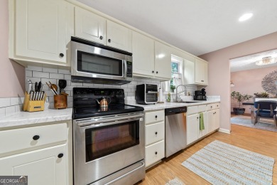 Welcome home to 11 Kingbird Ct-a beautifully updated 3 bed, 2 on Turtle Cove Golf Course in Georgia - for sale on GolfHomes.com, golf home, golf lot