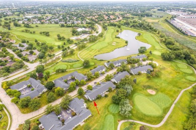 Welcoming and warm end unit located between the 4th green and on The Links at Carillon in Illinois - for sale on GolfHomes.com, golf home, golf lot