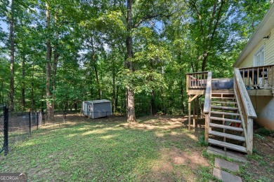 Welcome home to 11 Kingbird Ct-a beautifully updated 3 bed, 2 on Turtle Cove Golf Course in Georgia - for sale on GolfHomes.com, golf home, golf lot