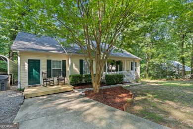 Welcome home to 11 Kingbird Ct-a beautifully updated 3 bed, 2 on Turtle Cove Golf Course in Georgia - for sale on GolfHomes.com, golf home, golf lot
