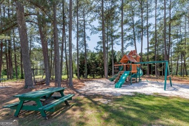Welcome home to 11 Kingbird Ct-a beautifully updated 3 bed, 2 on Turtle Cove Golf Course in Georgia - for sale on GolfHomes.com, golf home, golf lot