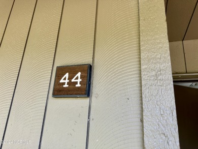 This newly renovated condo nestled between the 16th and 17th on Pinehurst Resort and Country Club in North Carolina - for sale on GolfHomes.com, golf home, golf lot