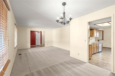 Well built, well maintained home in an incredible location! .27 on Bella Vista Country Club - Scottsdale in Arkansas - for sale on GolfHomes.com, golf home, golf lot